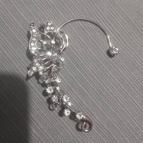 Fashionable And Elegant Butterfly Shaped Rhinestone Ear Clip - Picture 1 of 2